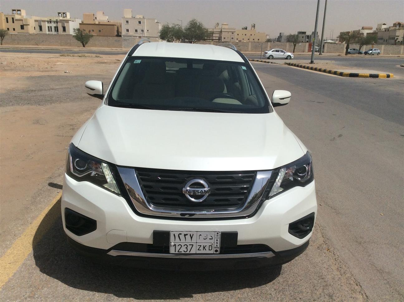 نيسان باثفيندر اوتوماتيك  4X4 