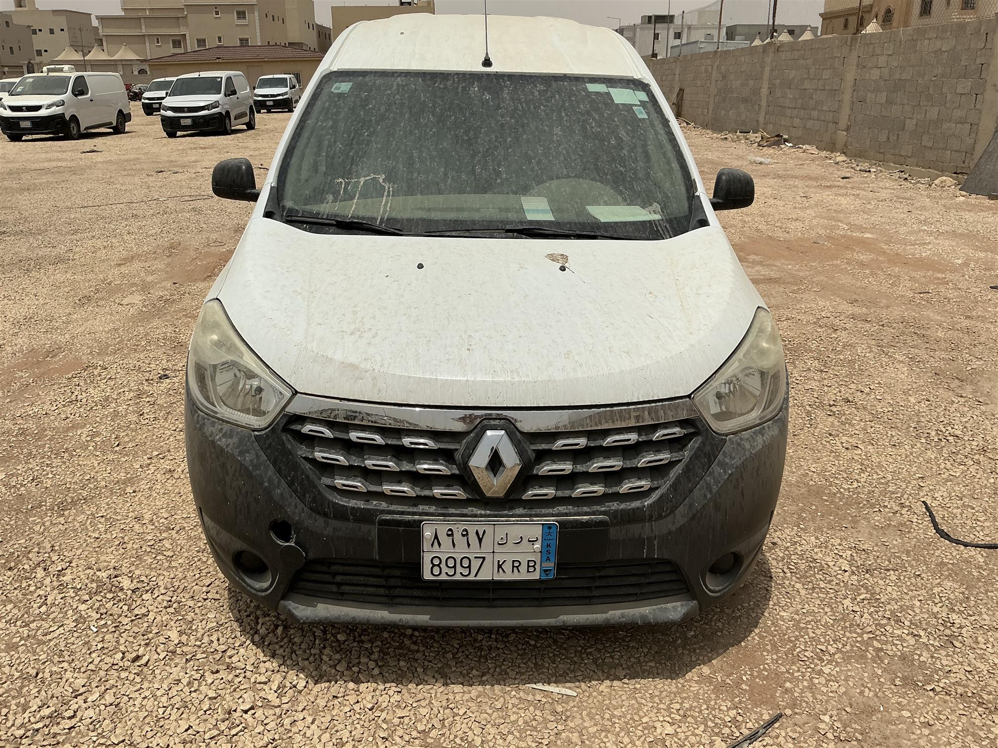 رينو دكار فان بضاعه بنزين عادي مكينه تحتاج توضبه