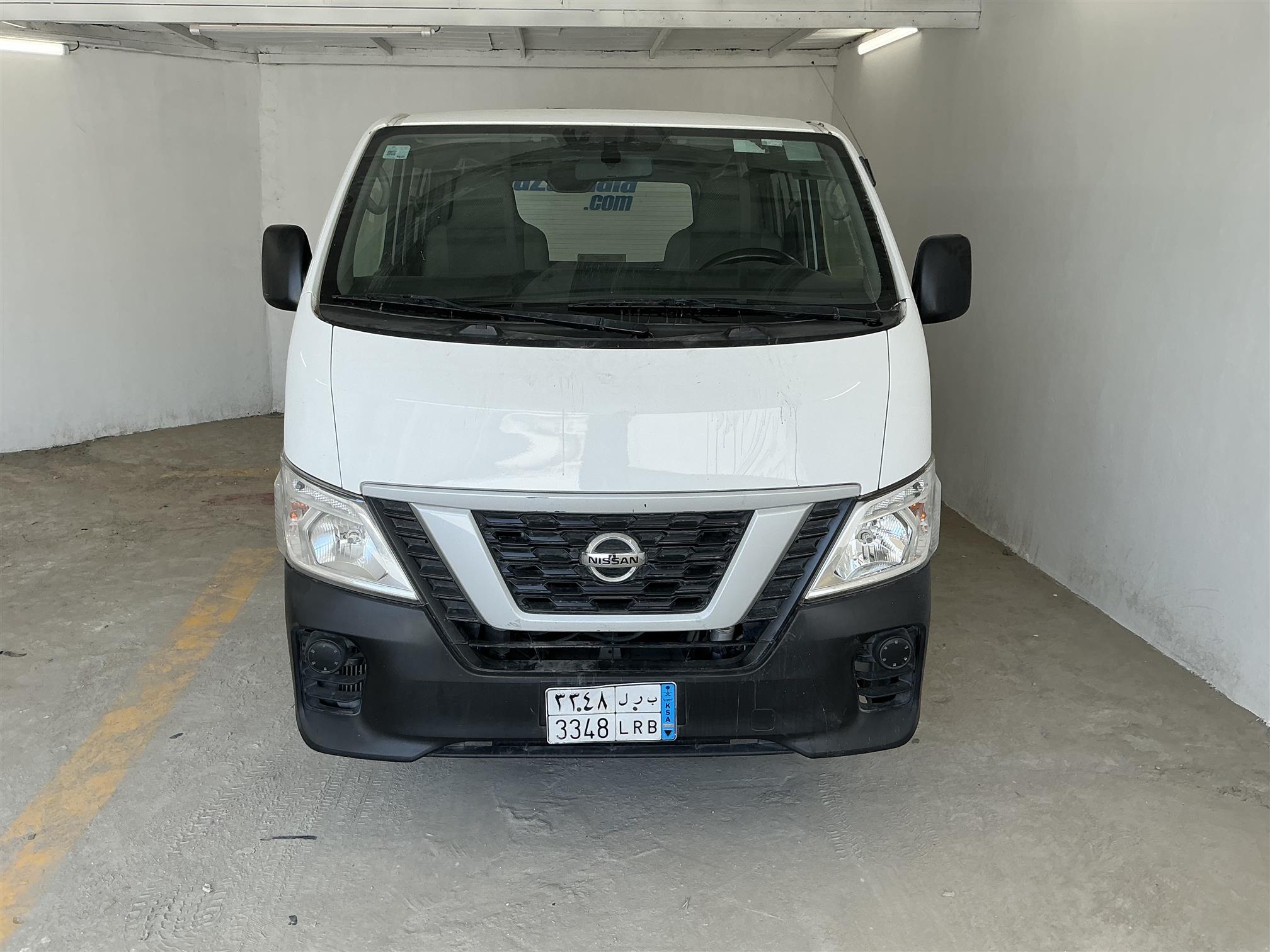 نيسان اورفان بضاعه سقف عادي جير عادي ديزل+نقل خاص 