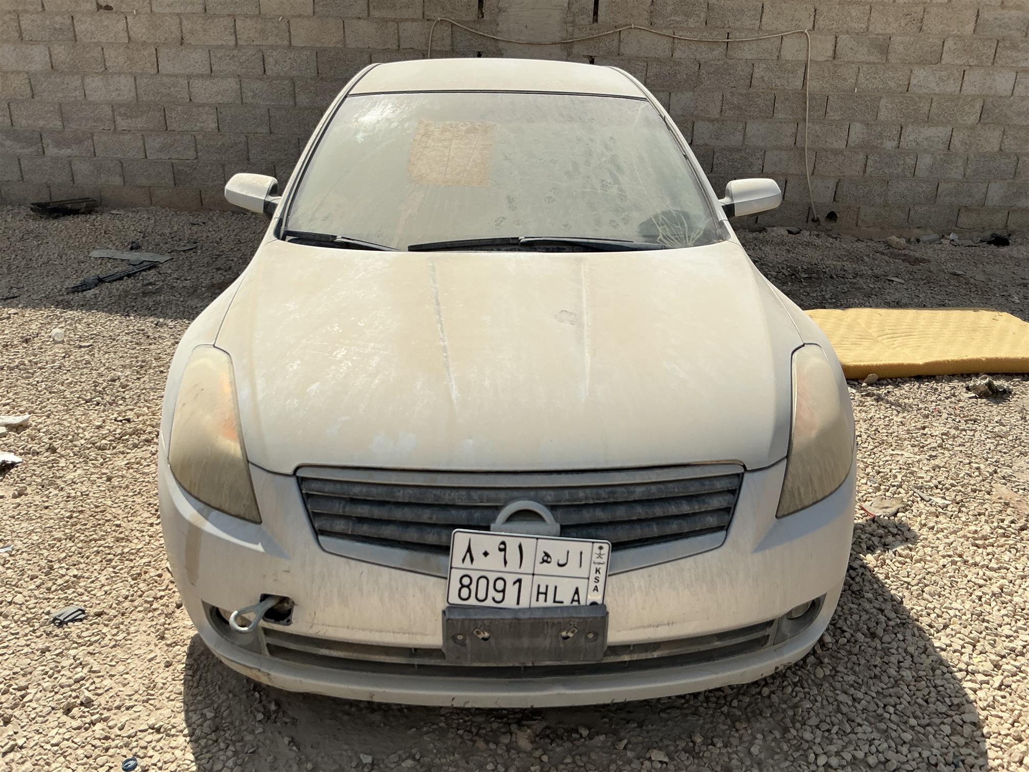 نيسان التيما سيدان اتوماتيك  للبيع بحالتها الحالية