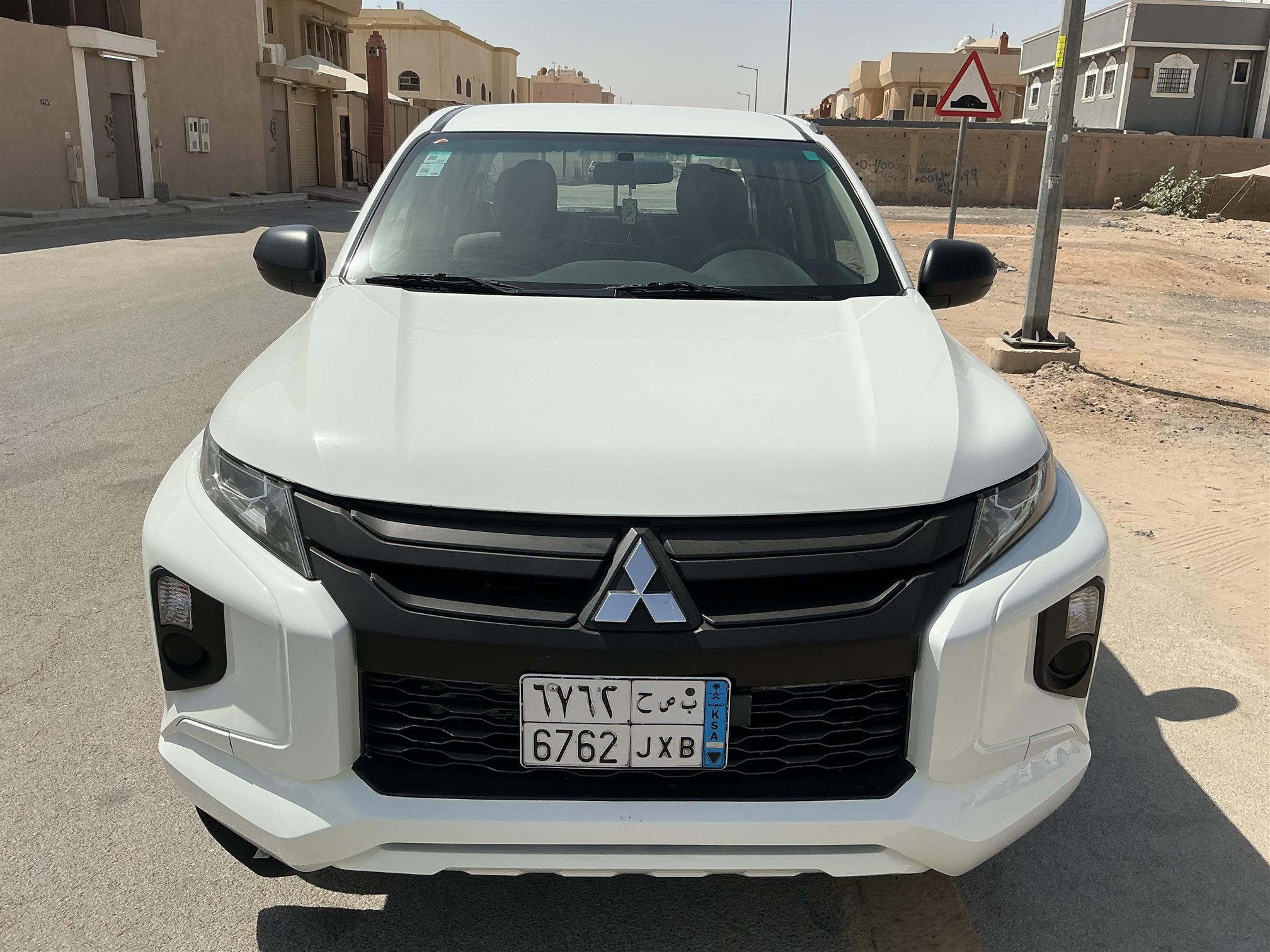 مستوبيشي بيك اب غمارتين 4X2 عادي ديزل