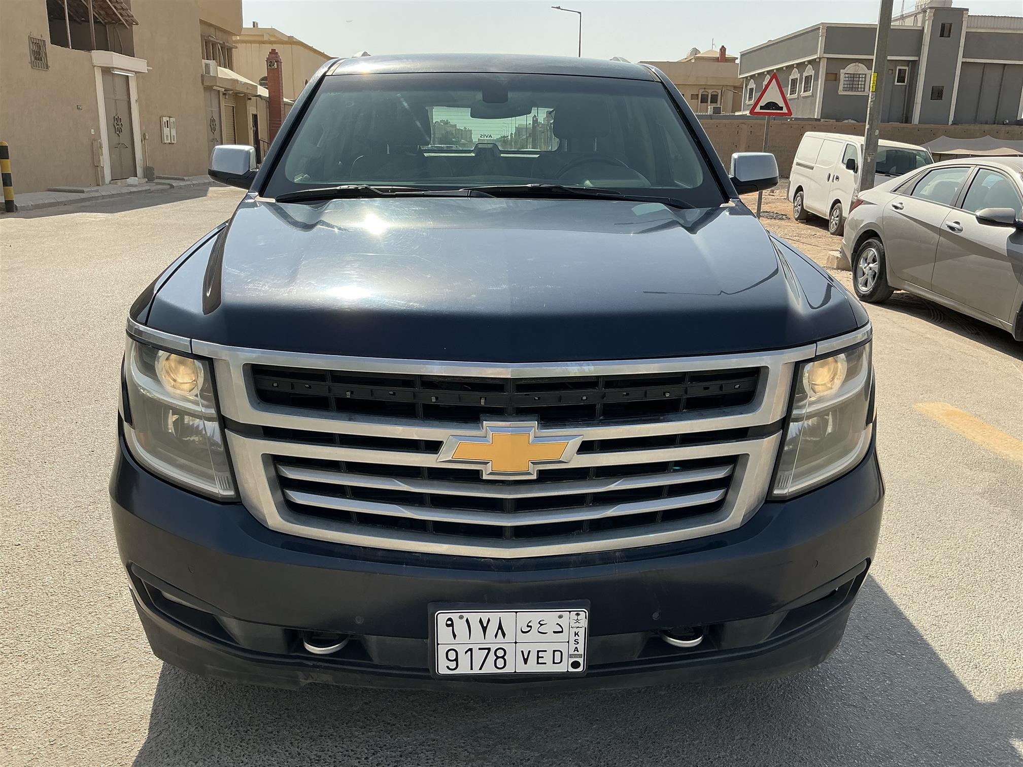 شفروليه تاهو-4X4 اتوماتيك ال اس لا يوجد مفتاح احتياطي+لا يوجد مقاعد خلفية