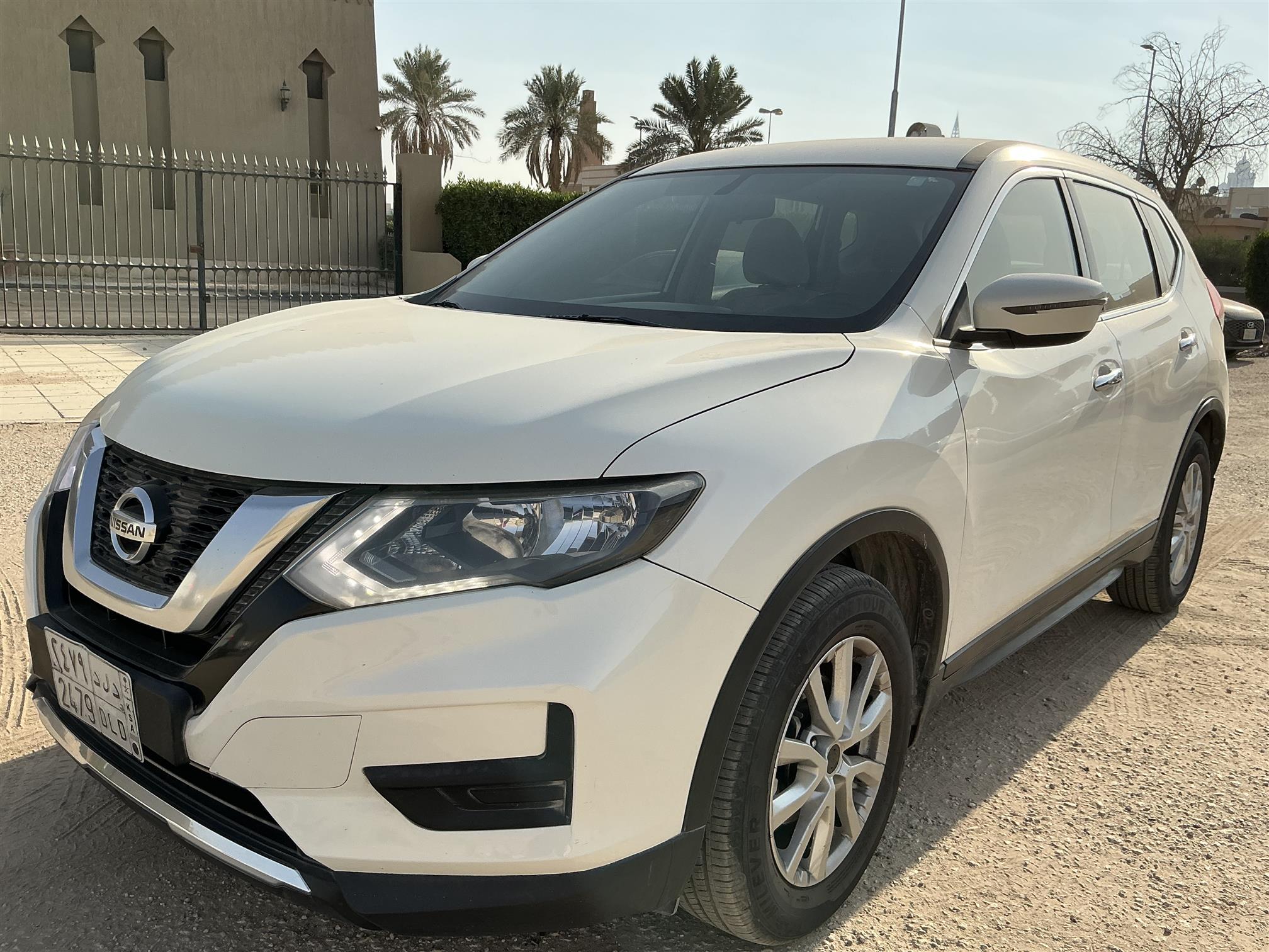 بيسان اكس تريل اتوما تيك2.5 L 4X2
