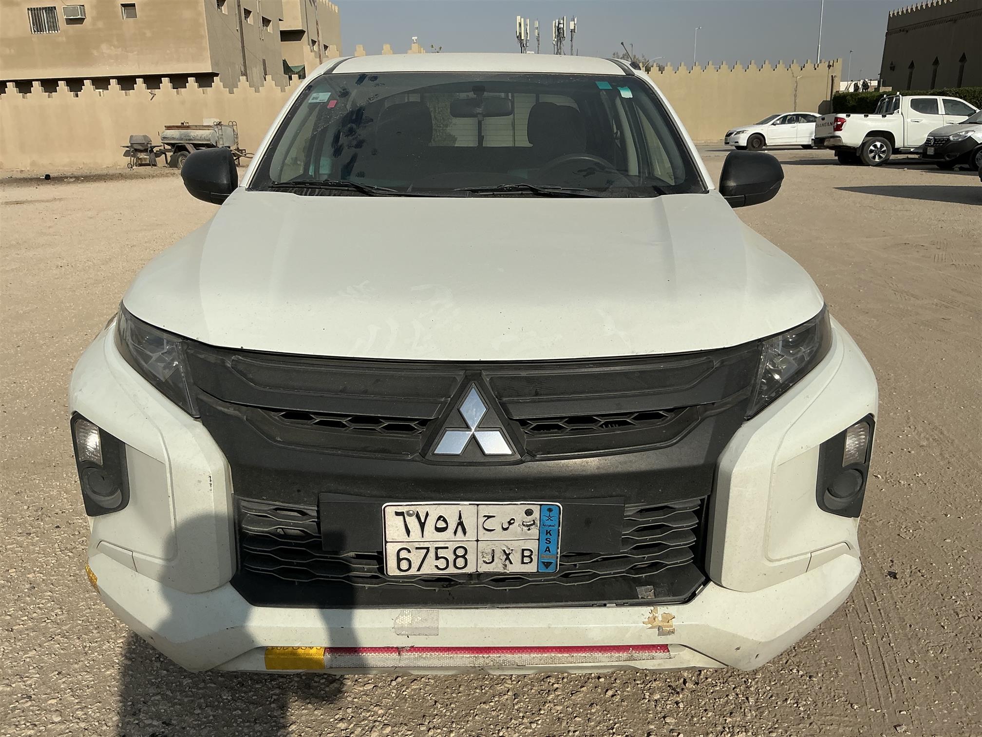 مستوبيشي بيك اب غمارتين 4X2 عادي ديزل