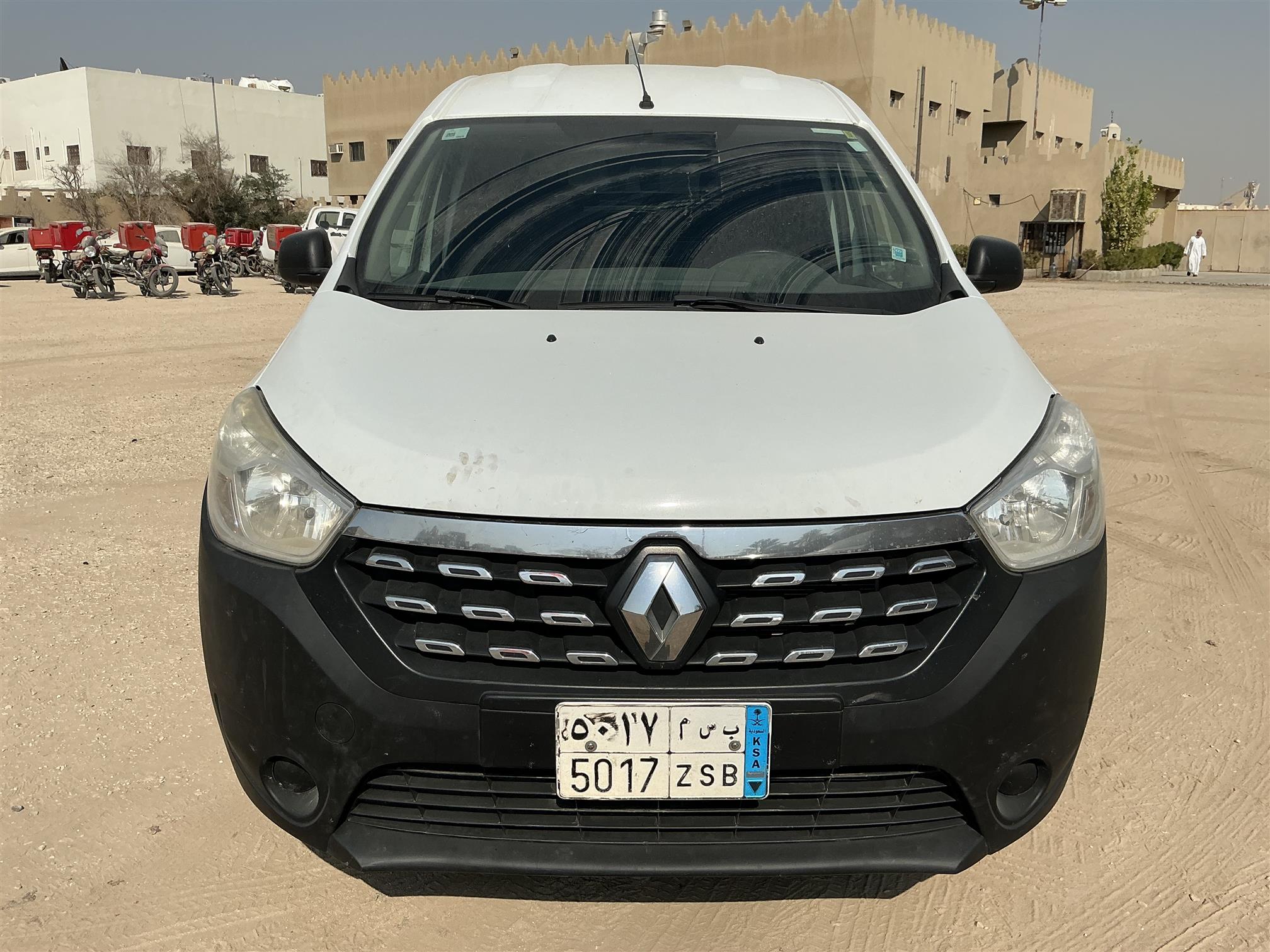 رينو دكار فان بضاعه بنزين عادي صوت في الجير + طربة الوقود بحاجة إلى الاستبدال