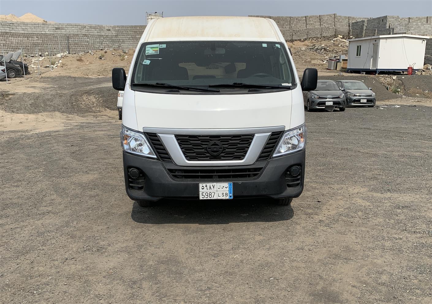 نيسان-اروفان سقف عالي بضاعة-عادي-ديزل