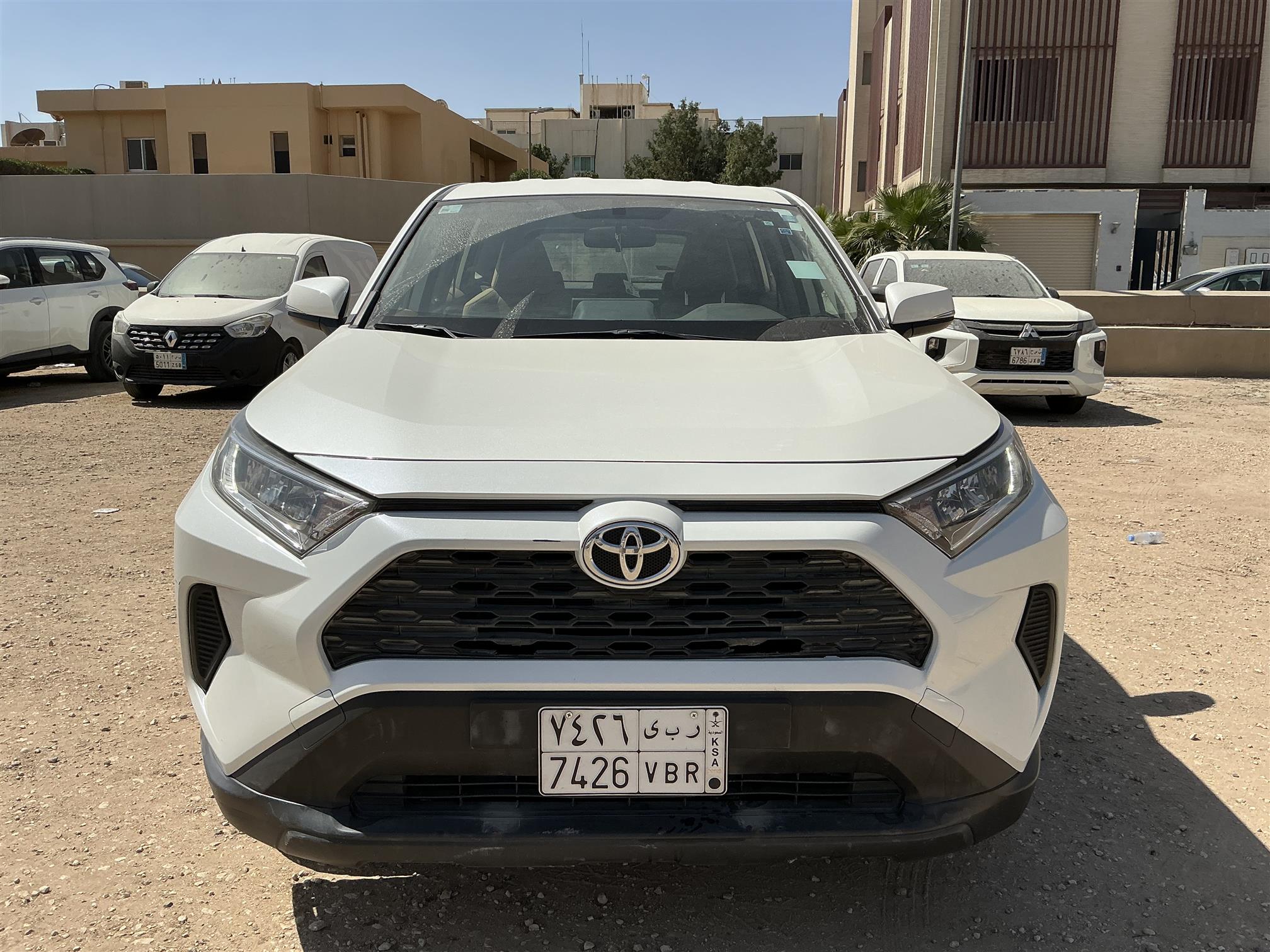 تويوتا راف 4X4-جيب اوتوماتيك ثقب صغير في السقف