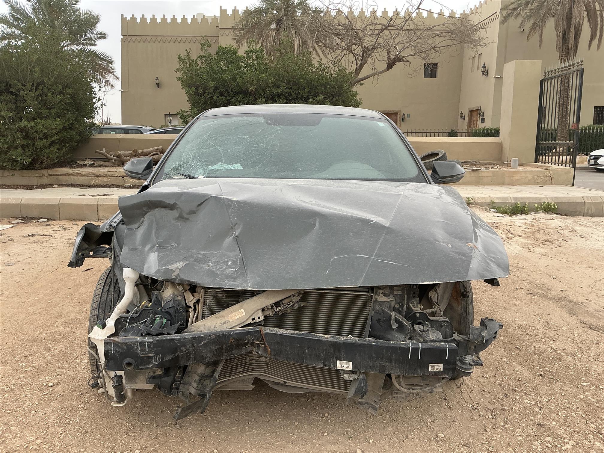 انفجرت الوسادة الهوائية + مصدومه في المقدمه+تباع على حالتها هونداي الانترا اوتوماتيك