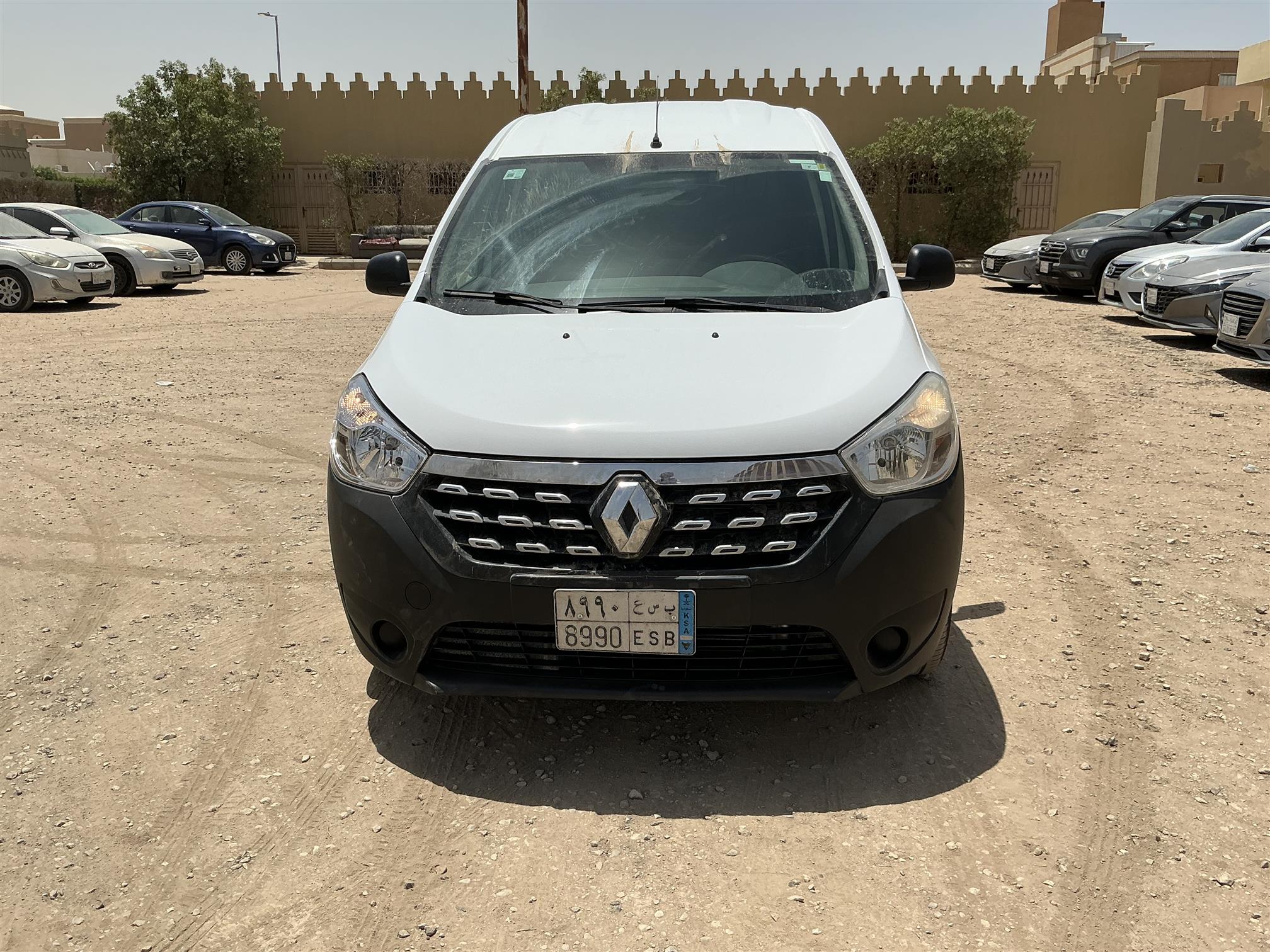 رينو دكار فان بضاعه بنزين عادي