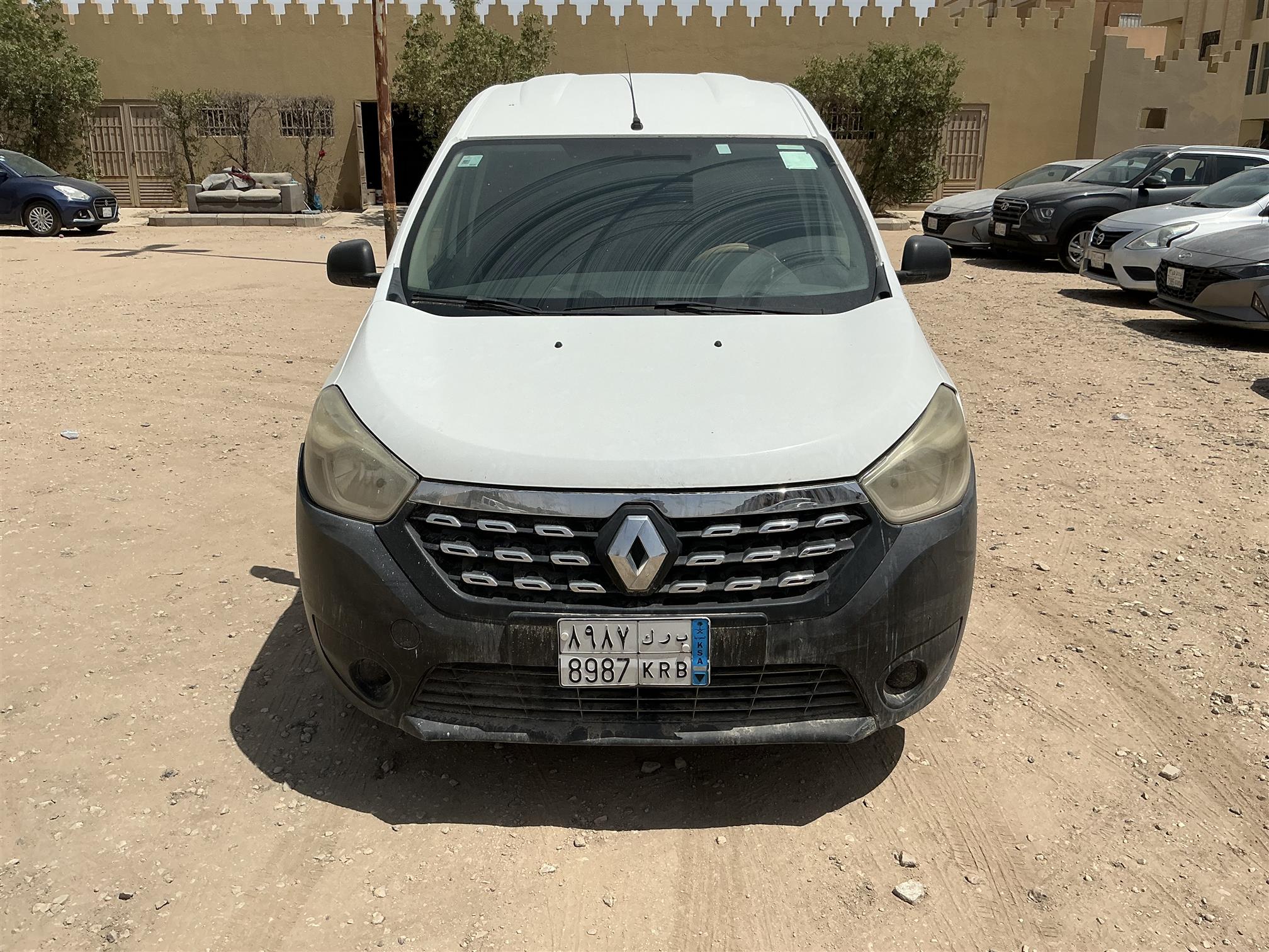 رينو دكار فان بضاعه بنزين عادي