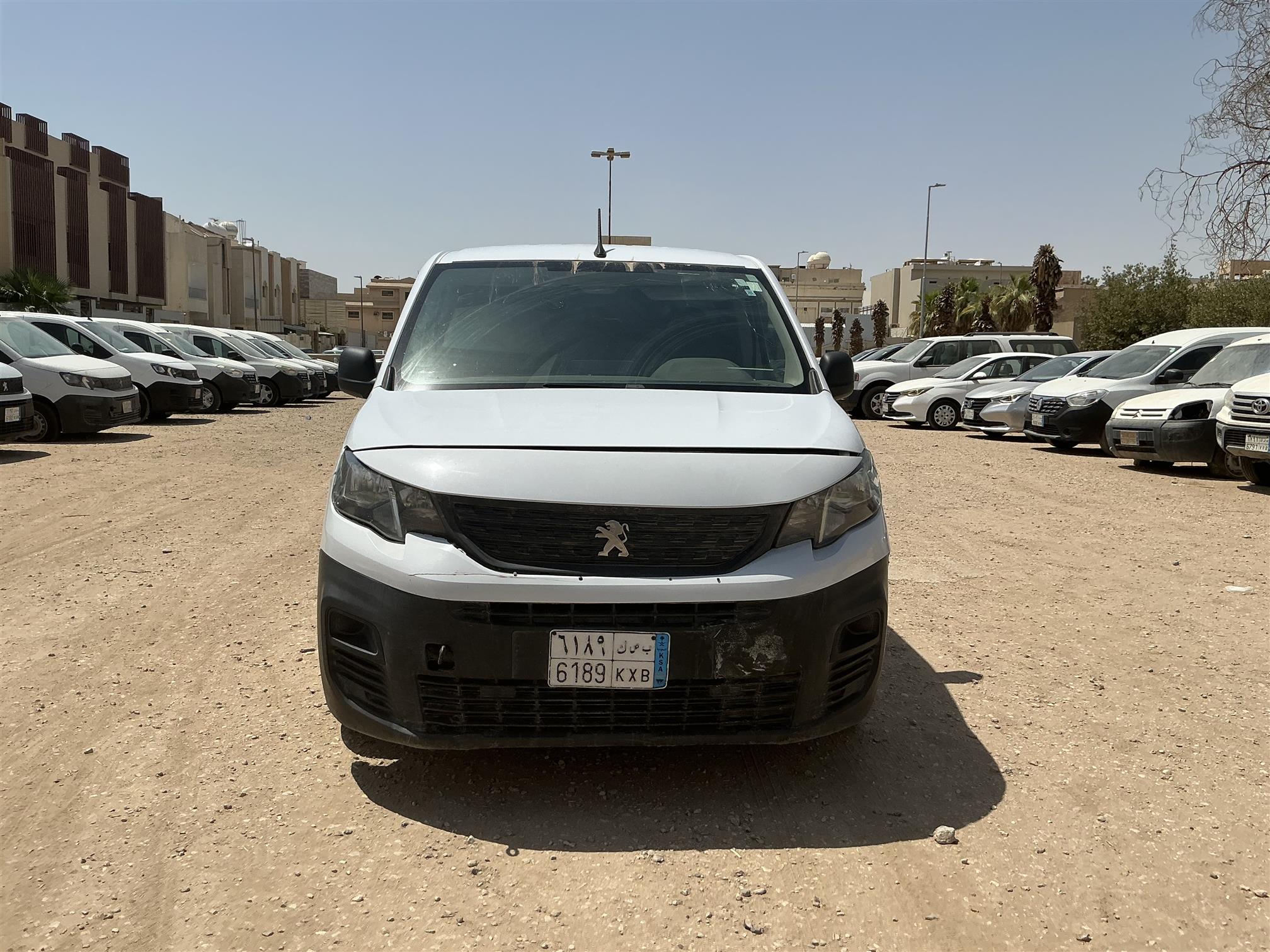 بيجو بارتنر فان بضاعه ديزل عادي  المحركتحتاج توضيب تباع على حاتتها