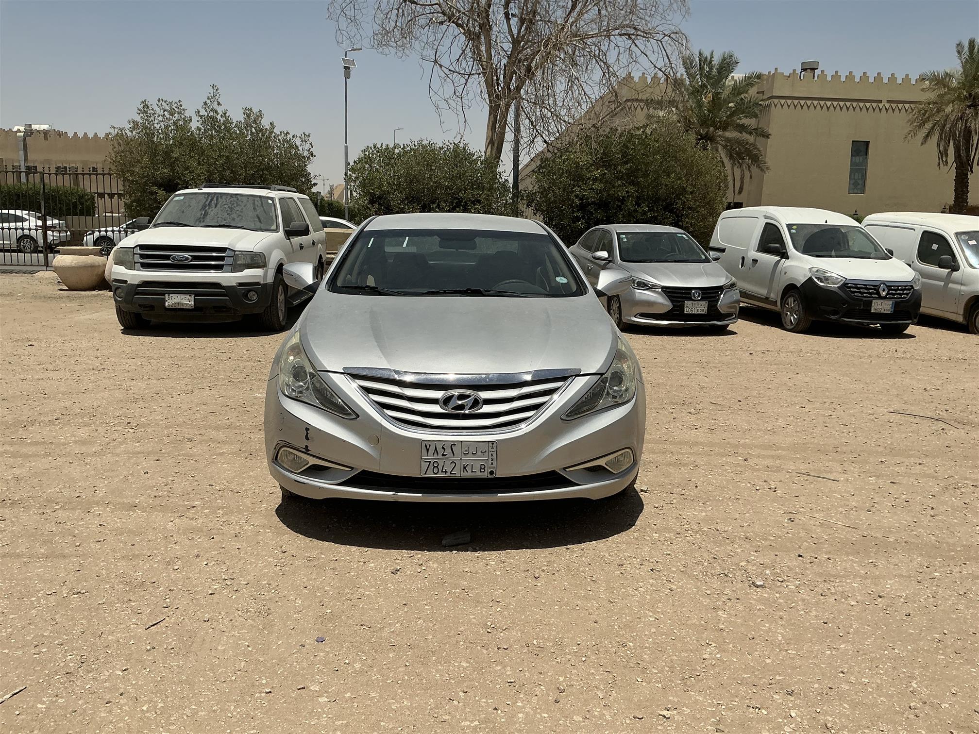 هونداي سوناتا-سيدان اوتوماتيك مشكله وصوت في المحرك+مشكله في الجير تباع على حالتها